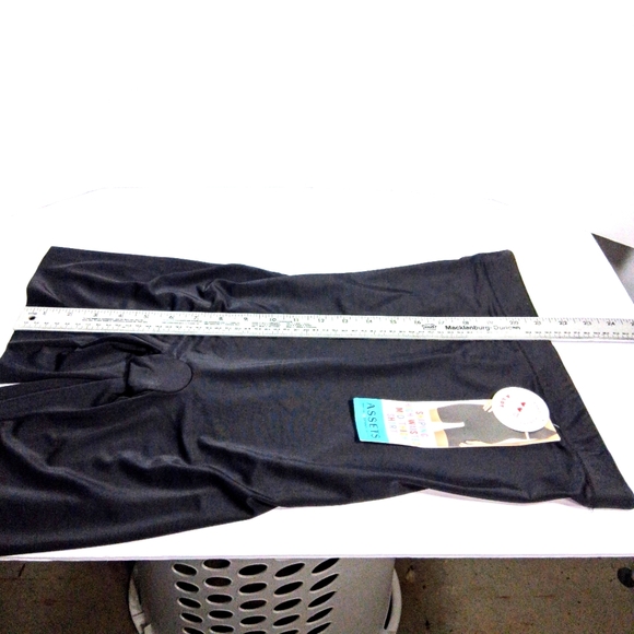 Spanx Shaping High Waisted Mid Thigh 1X Black Shorts New With Tags - Picture 4 of 8